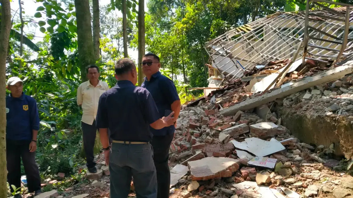 Atap Roboh, Pemkab Bogor Pastikan Perbaikan SDN Nangela Nanggung Masuk Prioritas 2025–2026