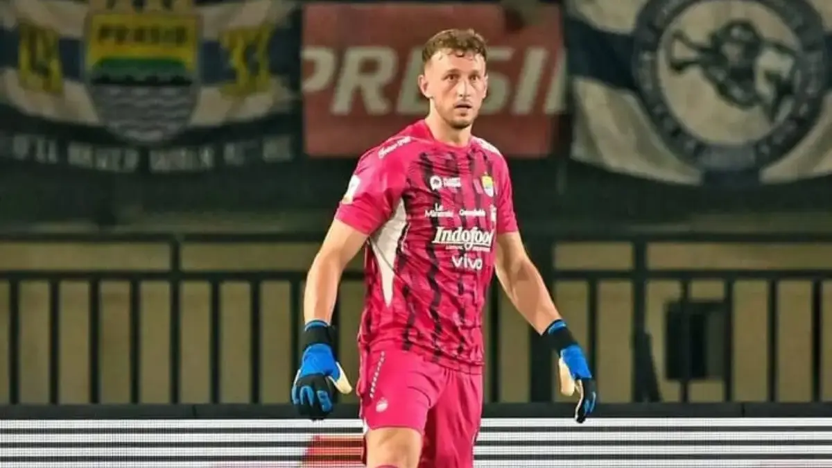 Tak Kunjung Muncul di Latihan Persib, Begini Kondisi Adam Pryzbek Menurut Fisioterapis