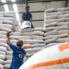 Foto ilustrasi beras di gudang cabang Perum Bulog Bandung. (Dimas / JE)
