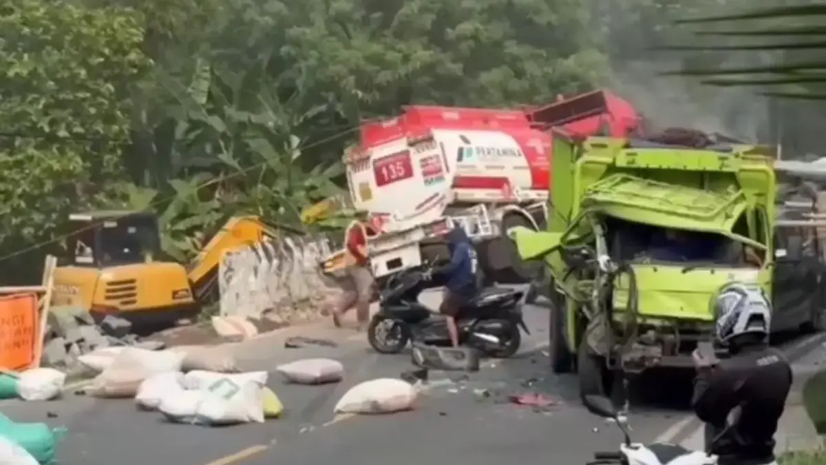 Rem Blong! Truk Tangki Pertamina Sebabkan Kecelakaan Beruntun di Bogor, Enam Orang Terluka Truk Milik Pertamina Diduga Rem Blong, Enam Orang Luka-luka