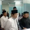 Menteri Agama Nasaruddin Umar meninjau kondisi korban yang dirawat di RSUD Kota Bogor, Jawa Barat, Minggu