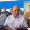 Kepala Badan Gizi Nasional (BGN) Dadan Hindayana saat mengunjungi dapur SPPG di Kecamatan Pameungpeuk, Kabupat