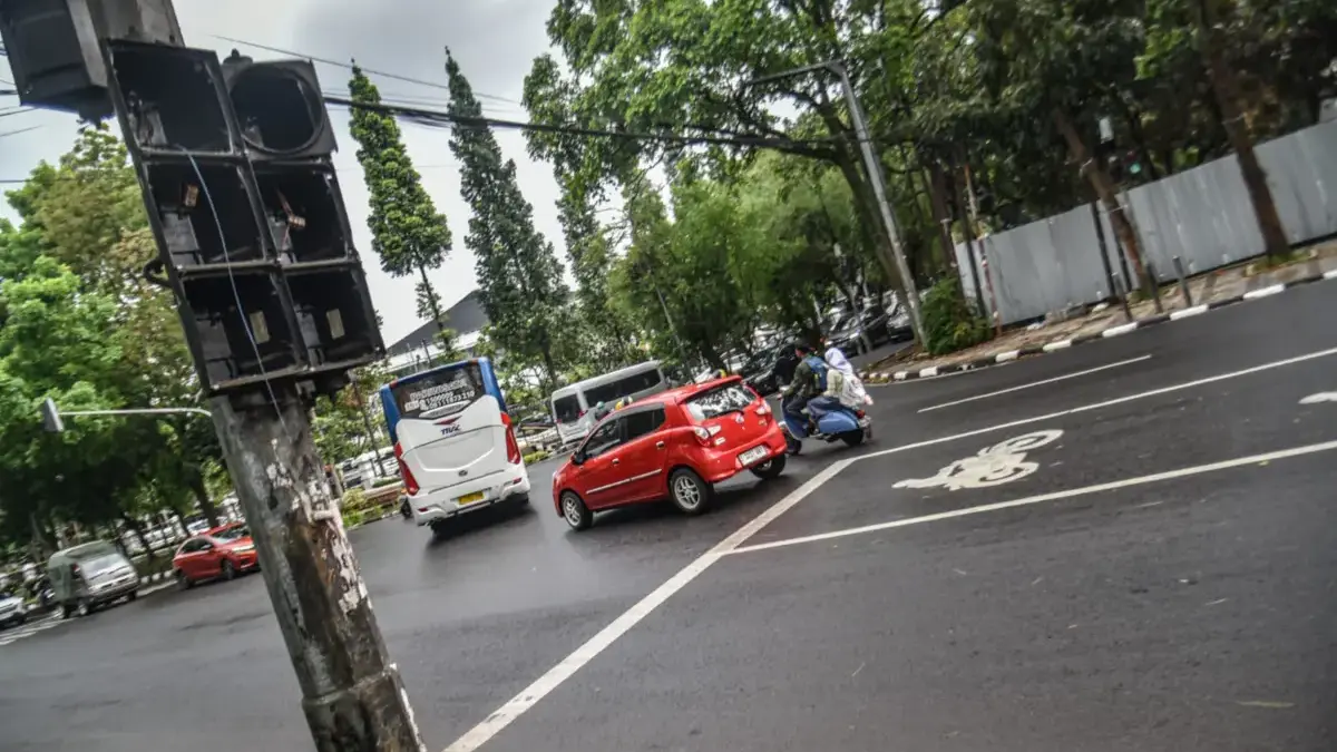 Traffic Light Dago Rusak, Pemkot Bandung Perkirakan Perbaikan Tiga Pekan Traffic Light Dago Rusak, Pemkot Bandung Perkirakan Perbaikan Tiga Pekan