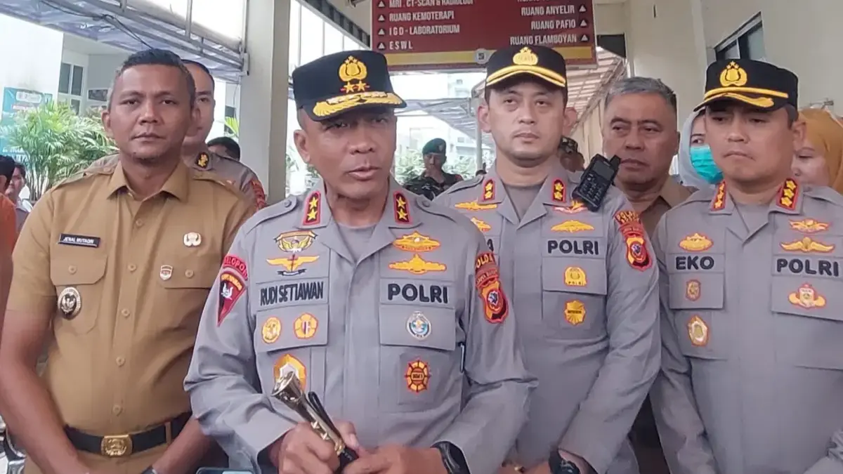 Kapolda Jawa Barat, Irjen Pol Rudi Setiawan, bersama Wakil Wali Kota Bogor, Jenal Mutaqin, dengan Sekretaris D