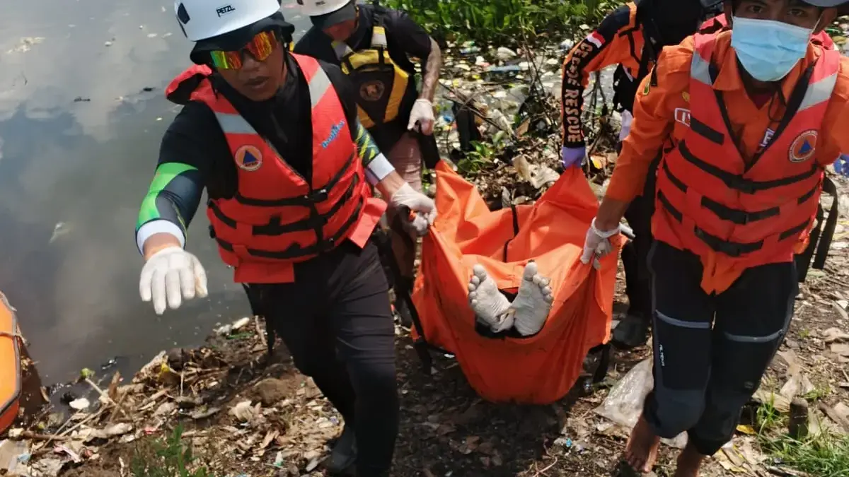 Dua Pemuda Hilang di Sungai Citarum Ditemukan Meninggal, Operasi SAR Resmi Ditutup Operasi SAR di Sungai Citarum Kabupaten Bandung Ditutup, Kedua Korban Berhasil Ditemukan Dalam Kondisi Meningg