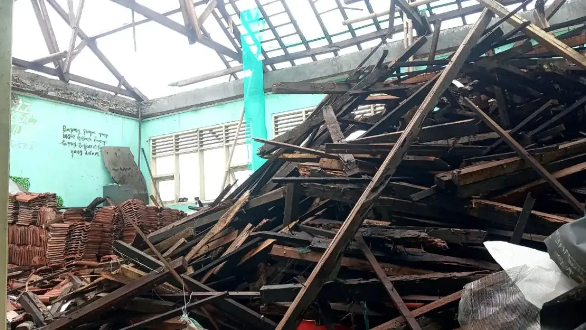 Revitalisasi Mendesak, Sejumlah Ruang Kelas SMPN 6 Cimahi Dinyatakan Tidak Layak Pakai Revitalisasi Mendesak, Sejumlah Ruang Kelas SMPN 6 Cimahi Dinyatakan Tidak Layak Pakai