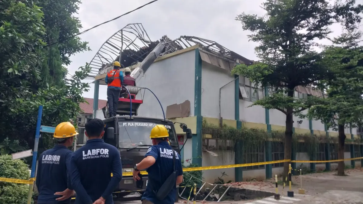 Kepala SMKN 1 Cileungsi Sempat Ajukan Revitalisasi Sebelum Atap Bangunan Ambruk Kepala SMKN 1 Cileungsi Sempat Ajukan Revitalisasi Sebelum Atap Bangunan Ambruk