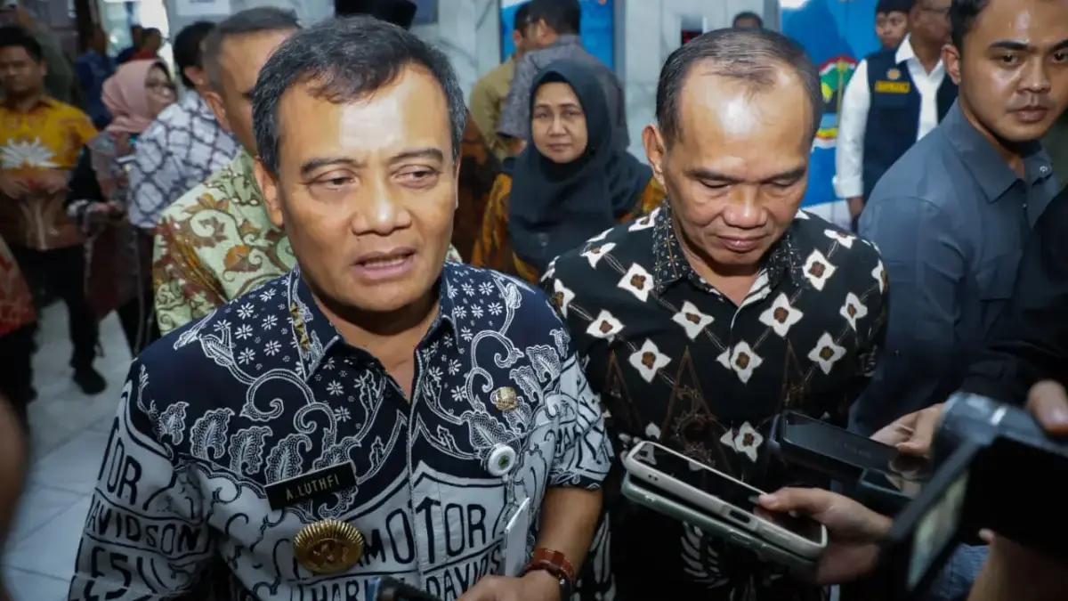 Kumpulkan Bupati-Wali Kota dan DPRD Se-Jateng, Ahmad Luthfi: Tidak Ada Kenaikan Tunjangan! Kumpulkan Bupati-Wali Kota dan DPRD Se-Jateng, Ahmad Luthfi: Tidak Ada Kenaikan Tunjangan!