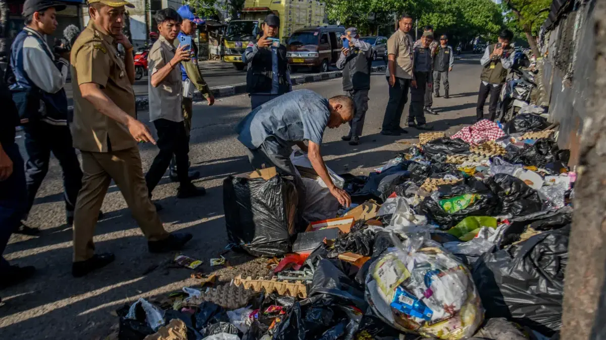 Pantau Lokasi Pembuangan Sampah, Pemkot Bandung Bakal Terjunkan Personel Satpol PP