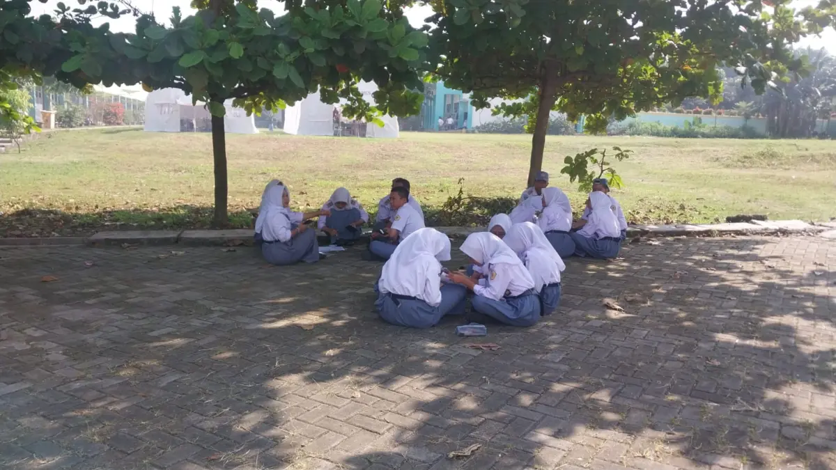 Kepala SMKN 1 Cileungsi: Para Siswa Sudah Terbiasa Belajar di Halaman Sekolah Kepala SMKN 1 Cileungsi: Para Siswa Sudah Terbiasa Belajar di Halaman Sekolah