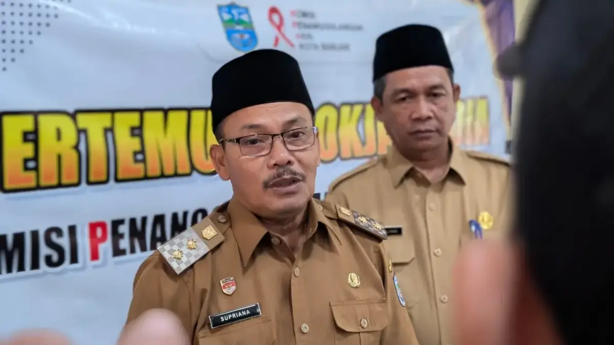 Wakil Wali Kota Banjar H supriana sekaligus Ketua Pelaksana KPA Kota Banjar saat diwawancara awak media belum
