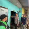 Kapolresta Bandung Kombes Pol Aldi Subartono saat meninjau rumah Awaludin salah satu Ojol di Kecamatan Ciparay