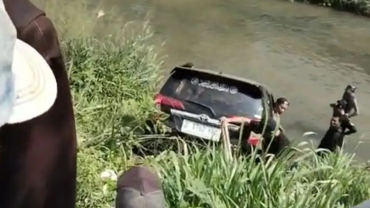 Diduga Mengantuk, Warga Baleendah Terjun ke Sungai Bersama Mobilnya Saat Hendak Keluar dari Rumah