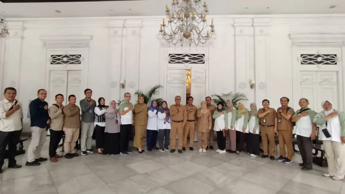 Verifikasi Kota Sehat Bogor Dimulai! Fokus pada Penilaian Ini! Sekretaris Daerah (Sekda) Kota Bogor, Denny Mulyadi, bersama Tim Verifikator Pusat serta Tim Forum Kota Sehat