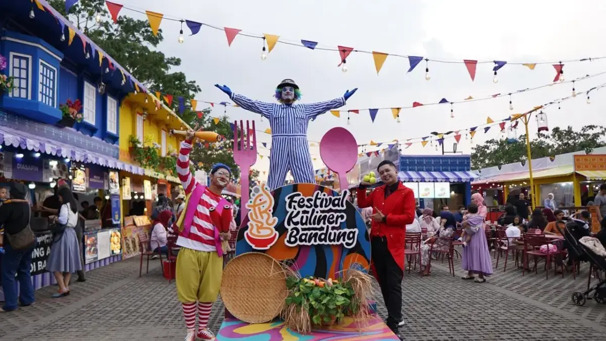 Kuatkan UMKM Lewat Konektivitas, Indosat Hadirkan Jaringan Andal di Festival Kuliner Bandung 2025