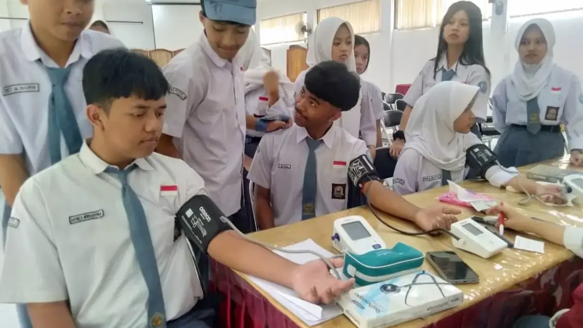 Tak Sekadar Cek Kesehatan, SMAN 3 Cimahi Bantu Remaja Sadar Pentingnya Hidup Sehat melalui CKG Tak Sekadar Cek Kesehatan, SMAN 3 Cimahi Bantu Remaja Sadar Pentingnya Hidup Sehat melalui CKG