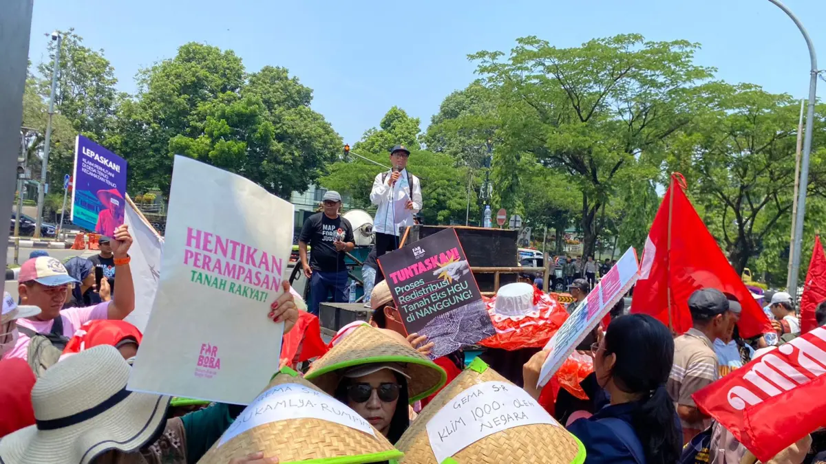 Petani dan Mahasiswa Tuntut Penghentian Perampasan Lahan di Kabupaten Bogor Petani dan Mahasiswa Tuntut Penghentian Perampasan Lahan di Kabupaten Bogor