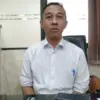 Kasie Kelembagaan dan Sarana Prasarana Bidang Pembinaan SD Disdik Cimahi saat Ditemui Jabar Ekspres di ruang k
