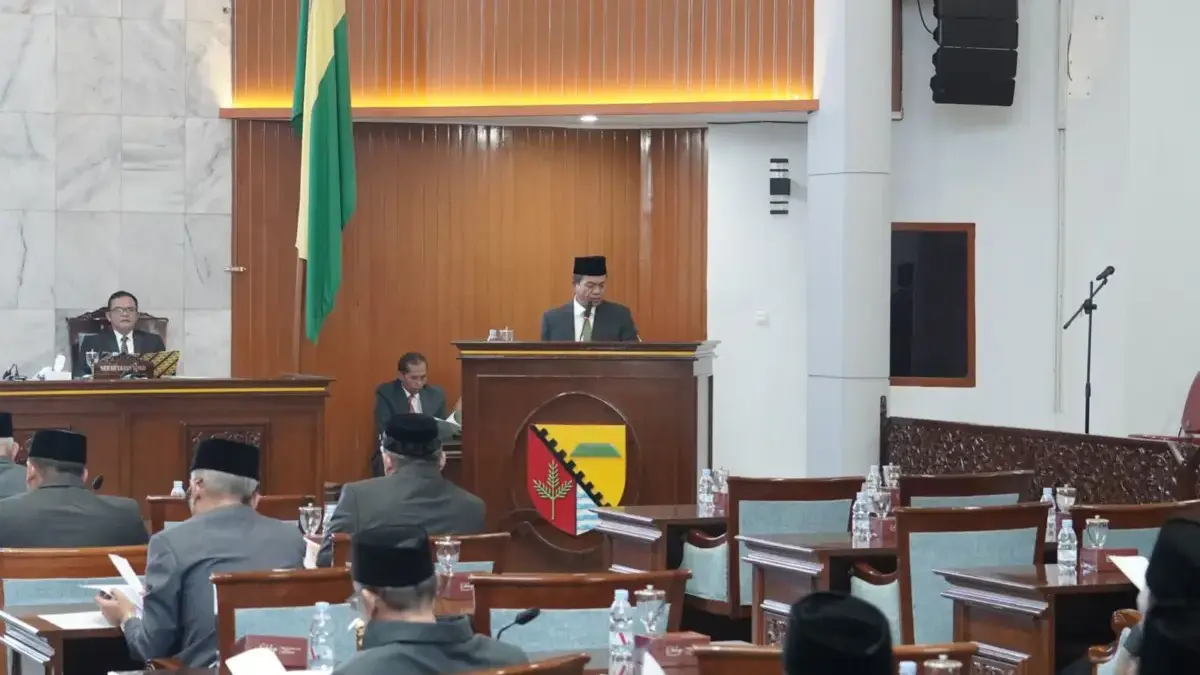 RAPBD 2026 Kabupaten Bandung Defisit 114 Miliar, Kang DS Pastikan Tetap Pro Rakyat Bupati Bandung Dadang Supriatna menyampaikan Nota Keuangan Rancangan APBD Kabupaten Bandung Tahun Anggaran 202
