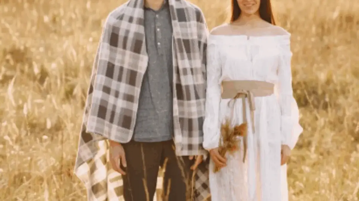 Edit Foto Prewedding Adat Jawa Pakai Gemini AI, Hasilnya Elegan dan Bikin Viral! Edit Foto Prewedding Adat Jawa Pakai Gemini AI, Hasilnya Elegan dan Bikin Viral!