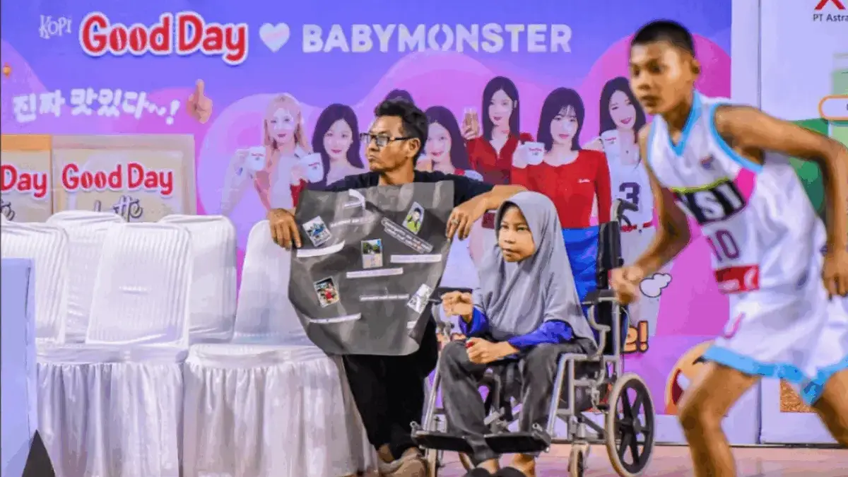Menjalani Komplikasi dari Atas Kursi Roda, Nyimas Dewi Arimbi Tetap Wujudkan Mimpi Anaknya Bermain di DBL Menjalani Komplikasi dari Atas Kursi Roda, Nyimas Dewi Arimbi Tetap Wujudkan Mimpi Anaknya Bermain di DBL