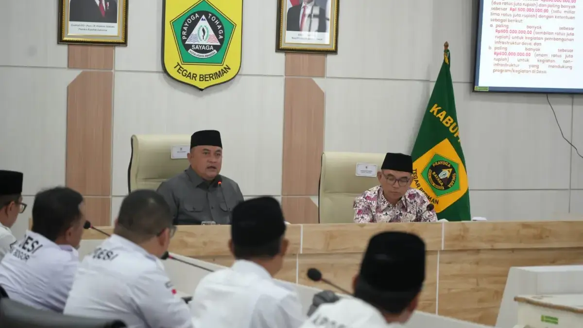 Bupati Bogor Siapkan Perbup Bankeu, Setiap Desa Bisa Dapat Rp1,5 Miliar per Tahun Bupati Bogor Rudy Susmanto saat memimpin rapat penyusuan Perbup Bankeu. Foto : Diskominfo