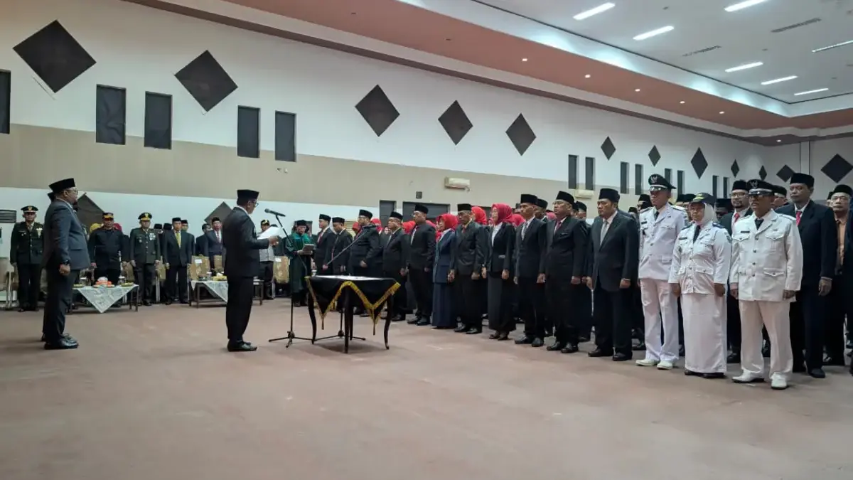 60 Pejabat Eselon Pemkot Banjar Dirotasi, 5 Posisi Kepala OPD Kosong! Wali Kota Banjar Ir H Sudarsono saat memimpin rotasi dan mutasi pejabat di Aula Setda Kota Banjar, Senin (13/1