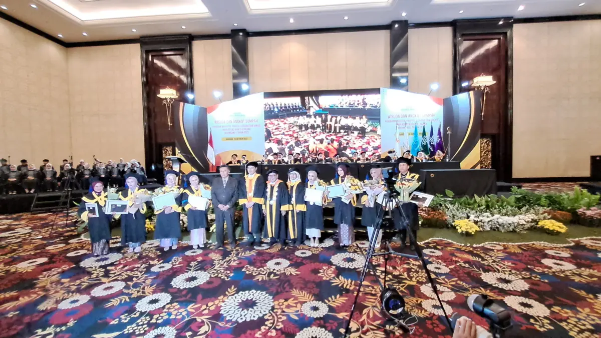 Bhakti Kencana University Gelar Wisuda dan Angkat Sumpah Gel. 1 Tahun 2025, 638 Lulusan Resmi Dilantik Bhakti Kencana University Gelar Wisuda dan Angkat Sumpah Gel. 1 Tahun 2025, 638 Lulusan Resmi Dilantik