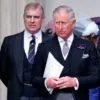 Raja Charles dan Pangeran Andrew yang dicabut gelarnya.