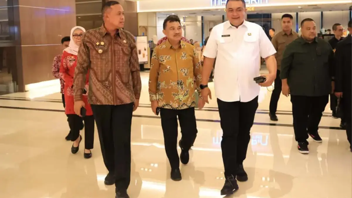 Bupati Bogor Dukung Penuh Proyek PSEL: Ubah Sampah Jadi Energi Bersih Bupati Bogor, Rudy Susmanto mengikuti Rapat Koordinasi Nasional PSEL yang digelar di Wisma Danantara, Jakarta,