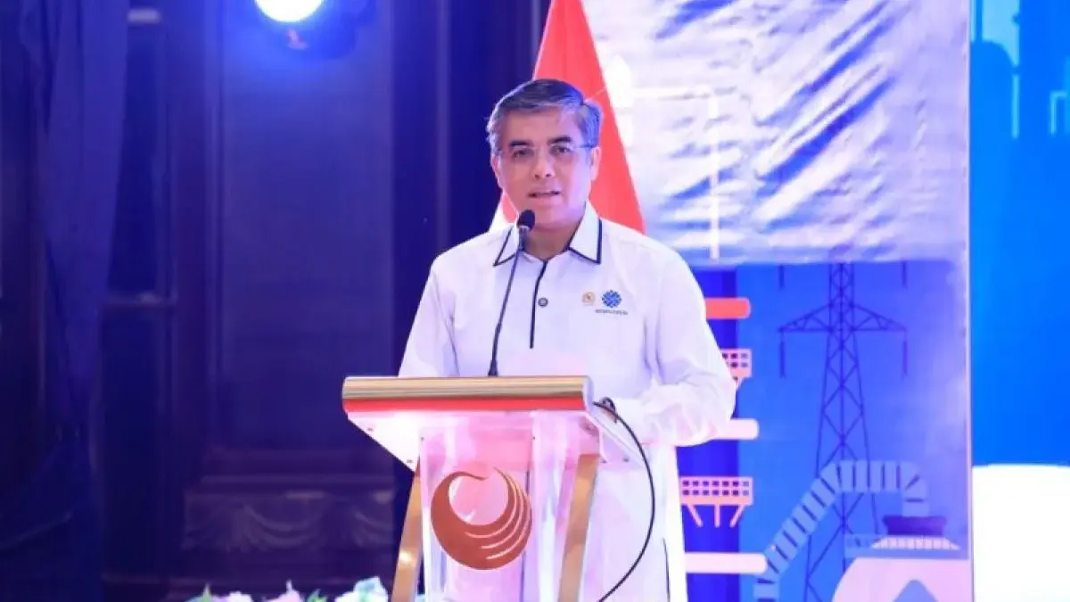 Menaker Ajak Pekerja Persiapkan Diri Hadapi Disrupsi AI: Jangan Kehilangan Kesempatan di Negeri Sendiri!