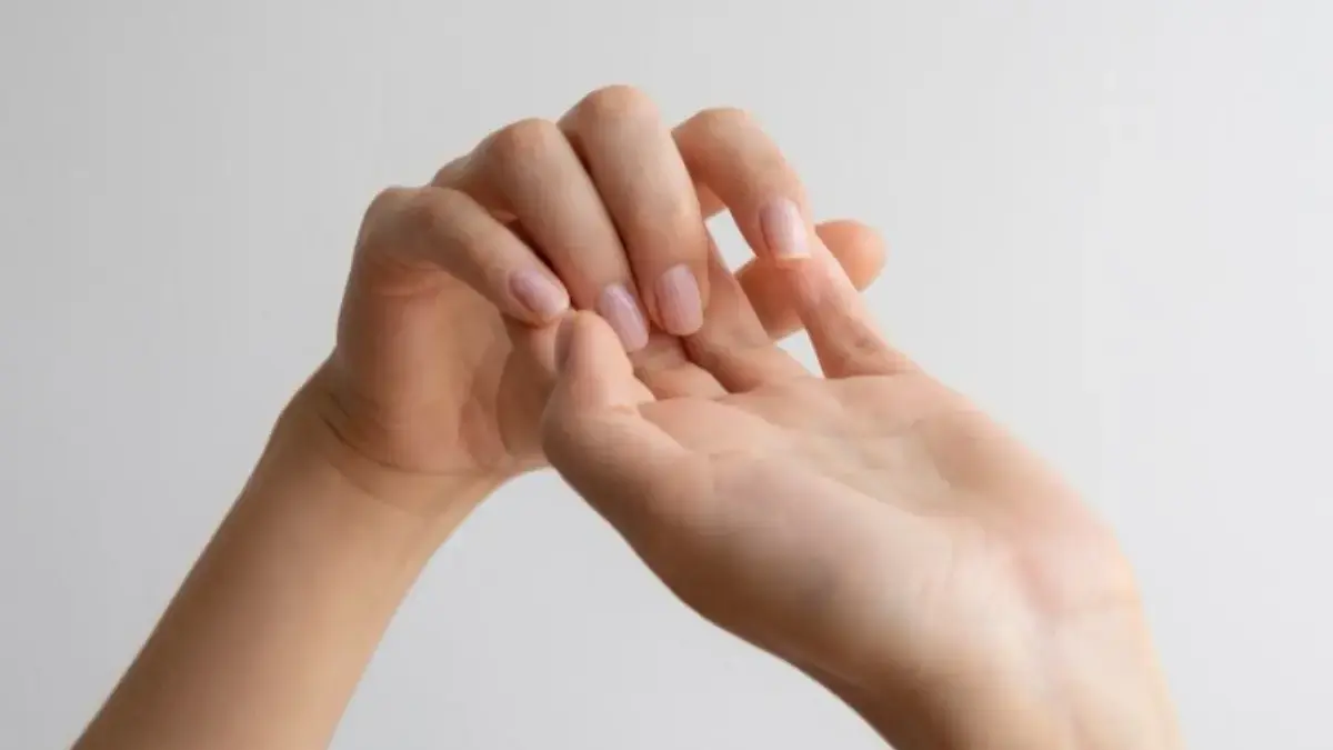 7 Penyebab Jari Pecah-Pecah dan Cara Mengatasinya Penyebab Jari Pecah-Pecah