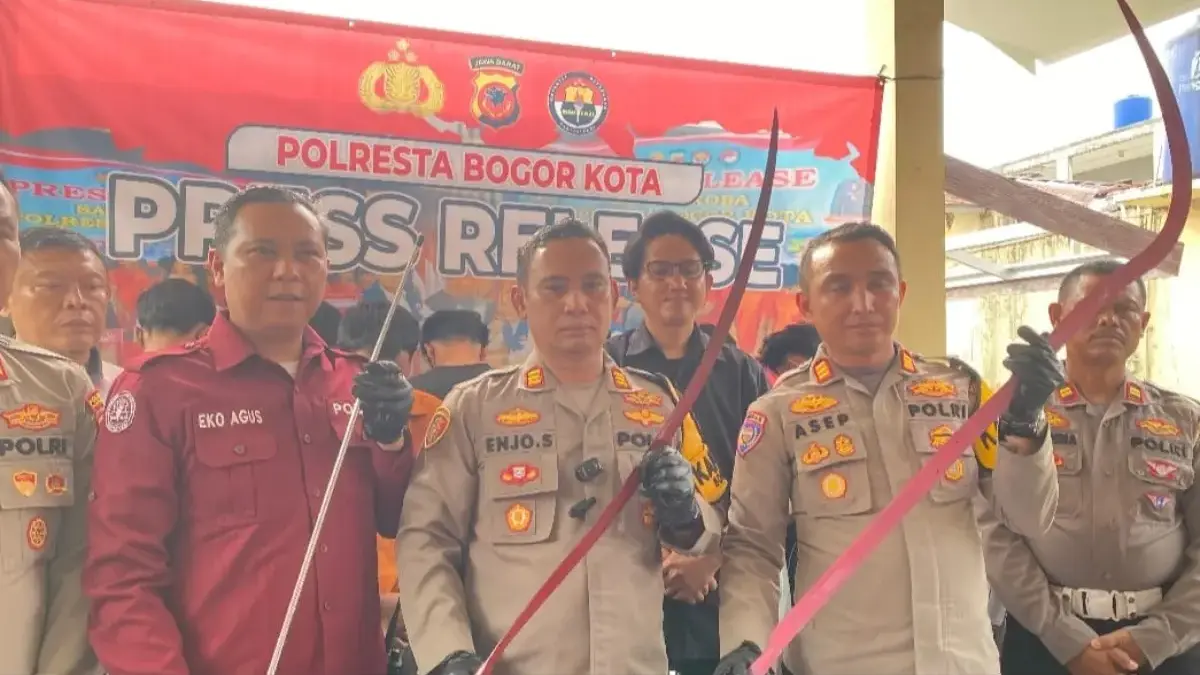 Pihak kepolisian berhasil mengamankan pelaku tawuran dan pembacokan anggota polisi, Polsek Bogor Utara, Seni
