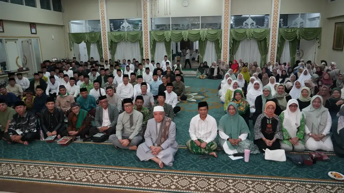 Bupati Bandung Pimpin Istigosah, Ajak Warga Perkuat Persatuan dan Kedamaian Bupati Bandung Pimpin Istigosah, Ajak Warga Perkuat Persatuan dan Kedamaian