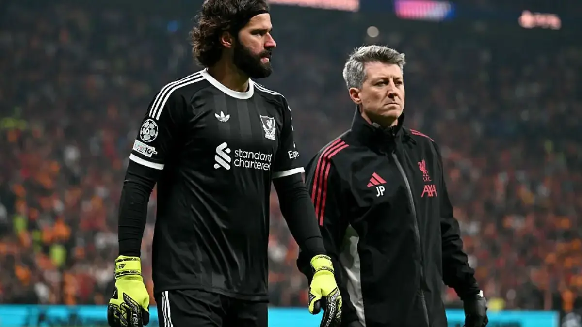 Kiper Liverpool Alisson Becker.