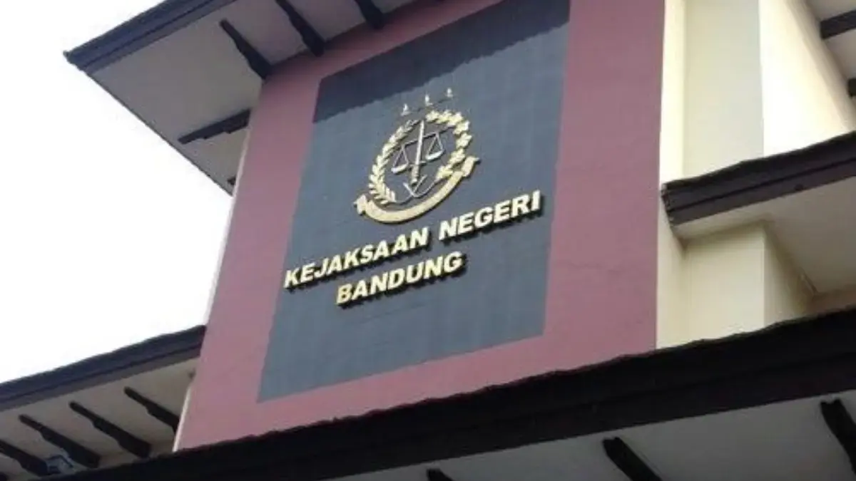 Ini Keterangan Kejari Terkait OTT Wakil Wali Kota Bandung! Dugaan kasus tindak pidana korupsi kembali terjadi di Kota Bandung. Kali ini Kejaksaan Negeri ( Kejari ) melak