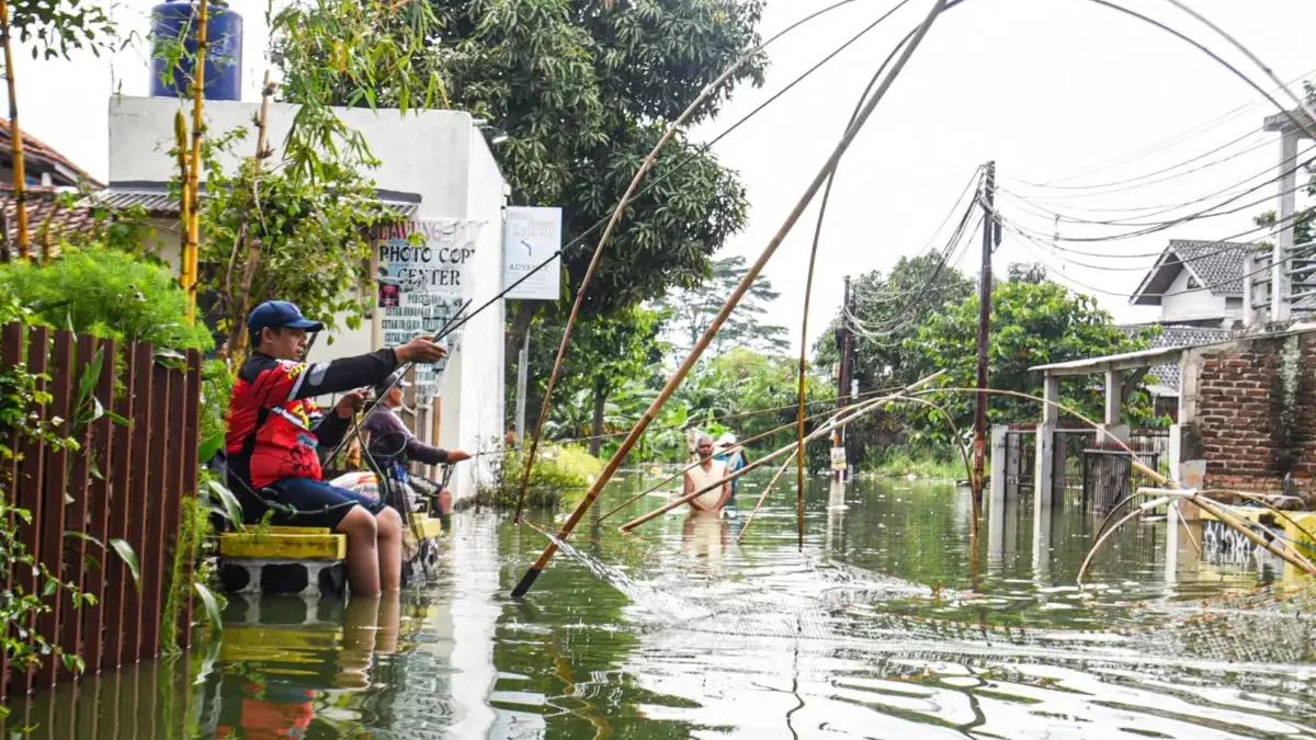 Atasi Banjir di Perbatasan Bandung, Pemkot Gelar Siskamling Siaga Bencana Atasi Banjir di Perbatasan Bandung, Pemkot Gelar Siskamling Siaga Bencana