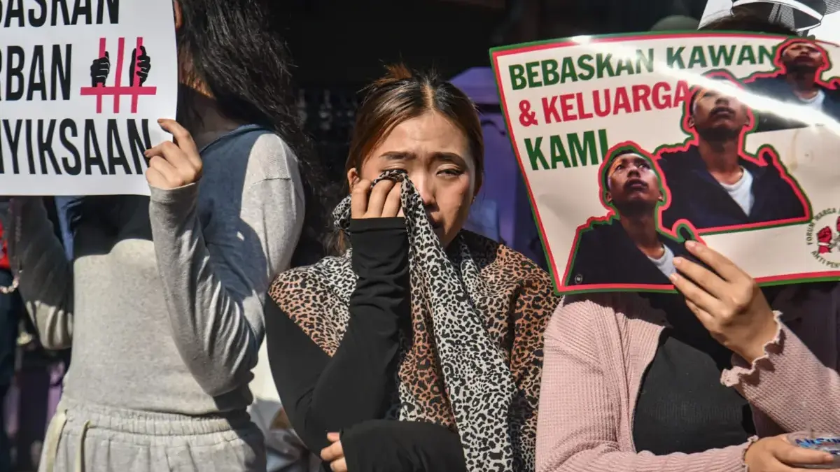 Gelar Aksi di Jalan Cihampelas, Puluhan Massa Tuntut Keadilan untuk Very Kurnia Kusuma Gelar Aksi di Jalan Cihampelas, Puluhan Massa Tuntut Keadilan untuk Very Kurnia Kusuma