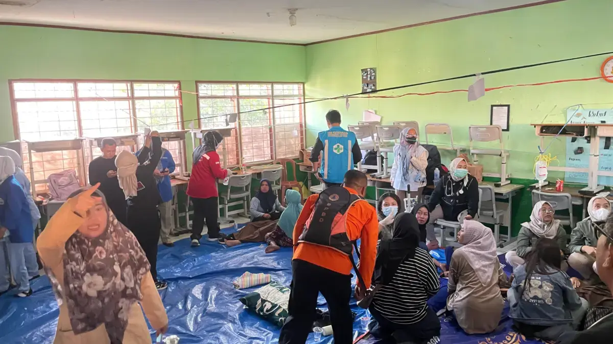 Puluhan Siswa SMP 1 Cisarua KBB Tumbang Gegara MBG