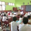 Keterbatasan Ruang Kelas Jadi Sorotan, Dinas Pendidikan Cimahi Evaluasi Jumlah Rombel di SD Keterbatasan Ruang Kelas Jadi Sorotan, Dinas Pendidikan Cimahi Evaluasi Jumlah Rombel di SD
