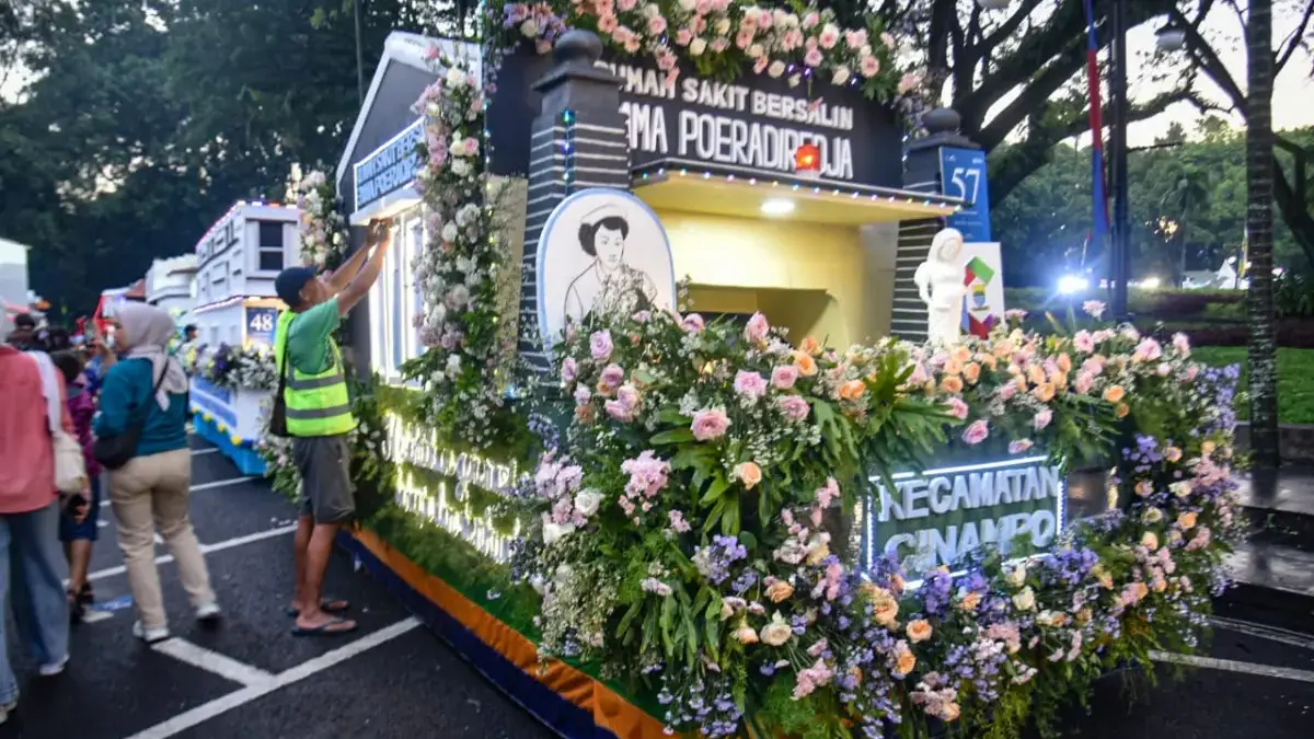 Pawai Kendaraan Hias Warnai Perayaan HUT Bandung di Balai Kota
