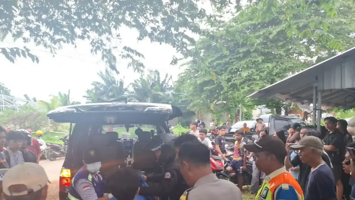 Diduga Tak Sadar Ada Kereta Melintas, Perempuan Paruh Baya Tewas Tertabrak Kereta di Bogor Diduga Tak Sadar Ada Kereta Melintas, Perempuan Paruh Baya Tewas Tertabrak Kereta di Bogor