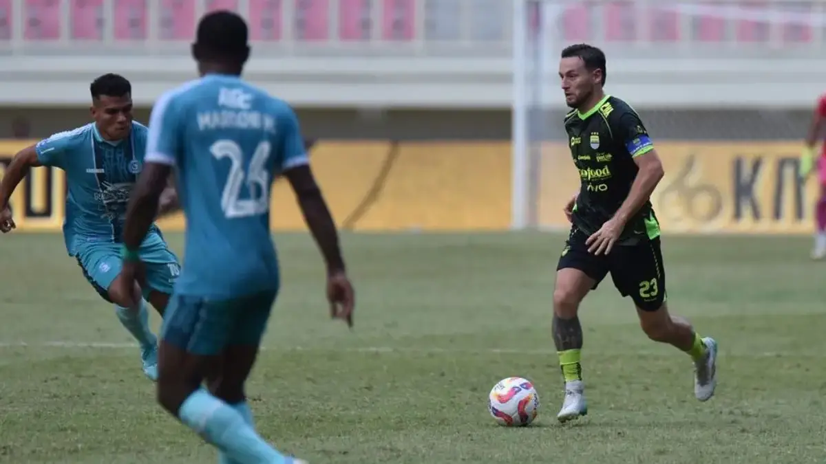 Prediksi Susunan Pemain PSBS Biak vs Persib Bandung Jadwal Super League 2025: Kuartet Timnas Starter? PSBS Biak vs Persib Bandung di Liga 1 2024/2025.