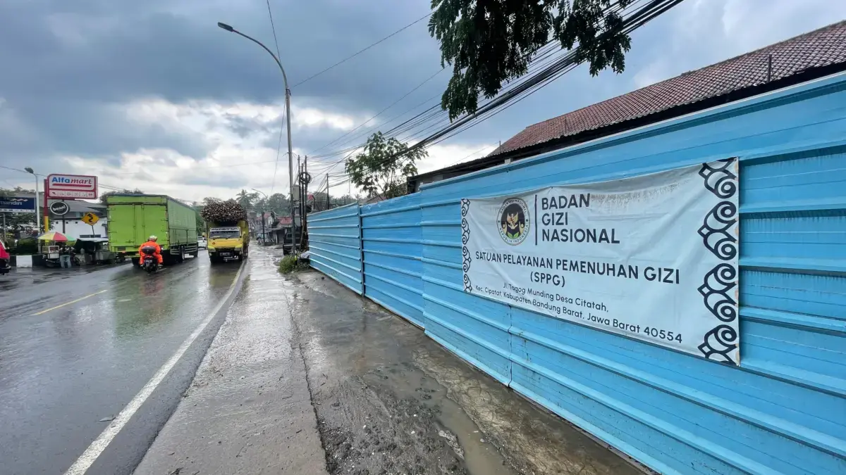 Program MBG jadi Ajang Bisnis, Keracunan Masal Marak Terjadi! Program Makan Bergizi Gratis ( MBG ) yang merupakan janji kampanye presiden Prabowo Subianto dan Wakil Preside