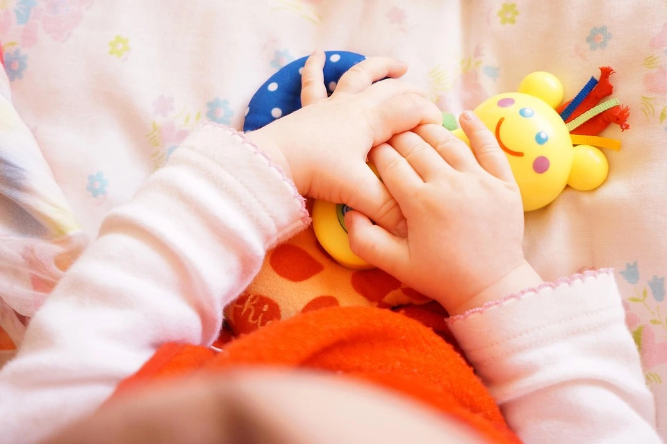 Promo Alfamart-Indomaret Hari Ini Oktober 2025: Diskon Susu-Popok, Waktunya Manjakan ‘Si Kecil’ Baby Hand Infant.