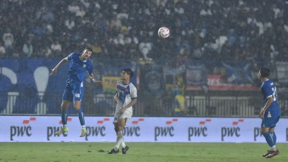 Laga Piala Presiden 2025 antara Persib Bandung vs Port FC.