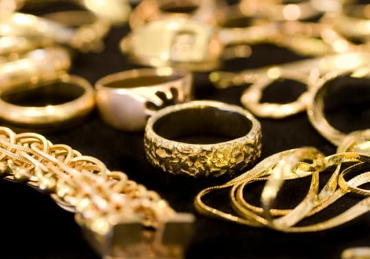 Harga Emas Perhiasan Hari Ini 13 Oktober 2025 Turun Tipis, Emas Antam Makin Mahal!