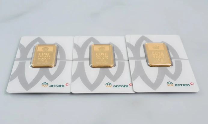 Harga Emas Antam Hari Ini Turun Tipis, Tetap Mahal di Rp2,4 Juta per Gram