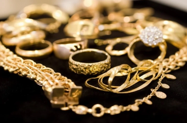Harga Emas Perhiasan Hari Ini, 30 Oktober 2025 Saat Tepat untuk Jual atau Beli?