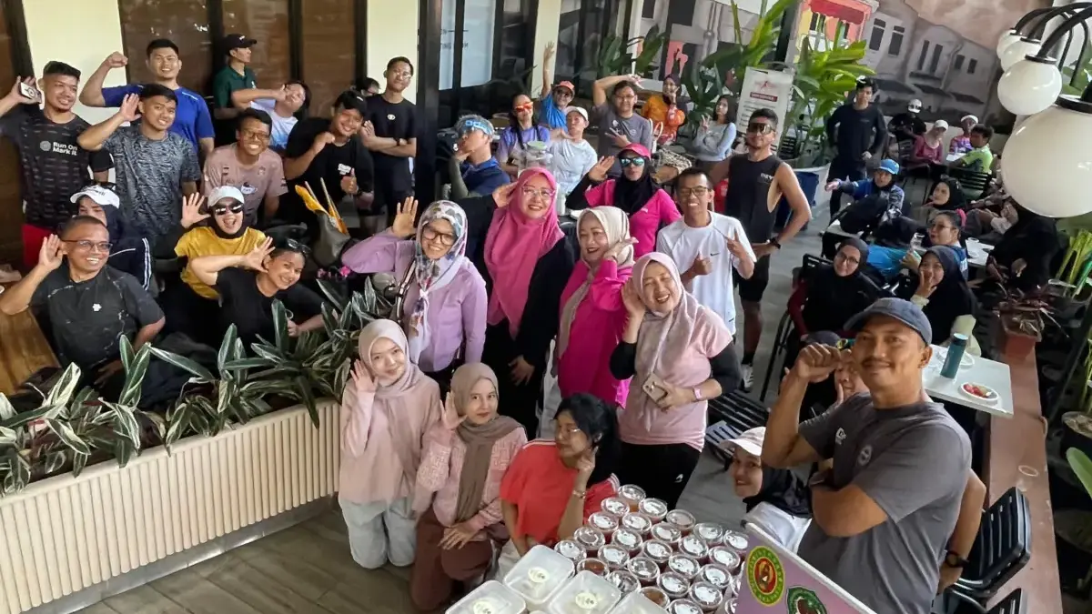 FK Unjani Edukasi Penggunaan Personal Listerning Devices dan Skrining Pendengaran pada Komunitas Pelari Unjani